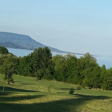 Апартаменты Szanti Apartman *